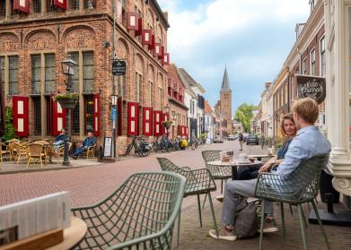 Foto van een historisch gebouw in de historische binnenstad van gemeente Doesburg.